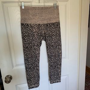 Lululemon printed capri leggings, size 8